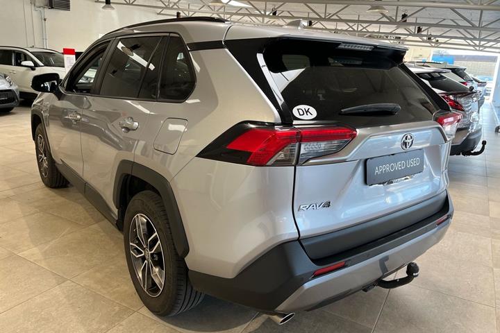 Grå Toyota RAV4 fra 2020