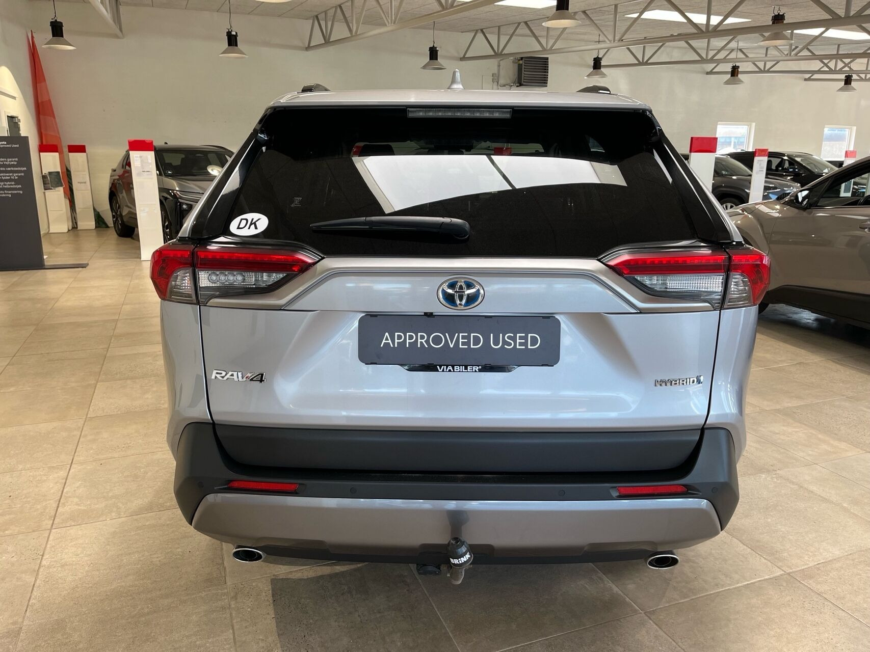 Grå Toyota RAV4 fra 2020