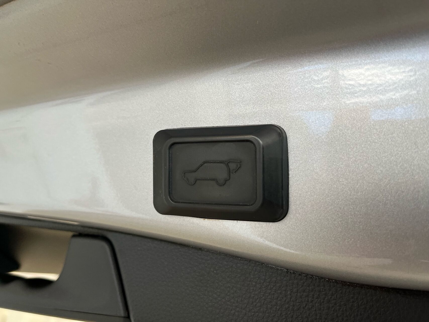 Grå Toyota RAV4 fra 2020