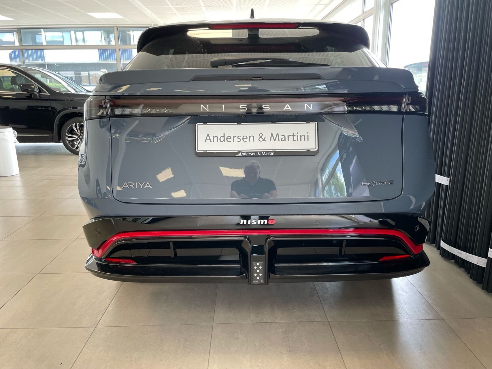 Grå Nissan Ariya fra 2026