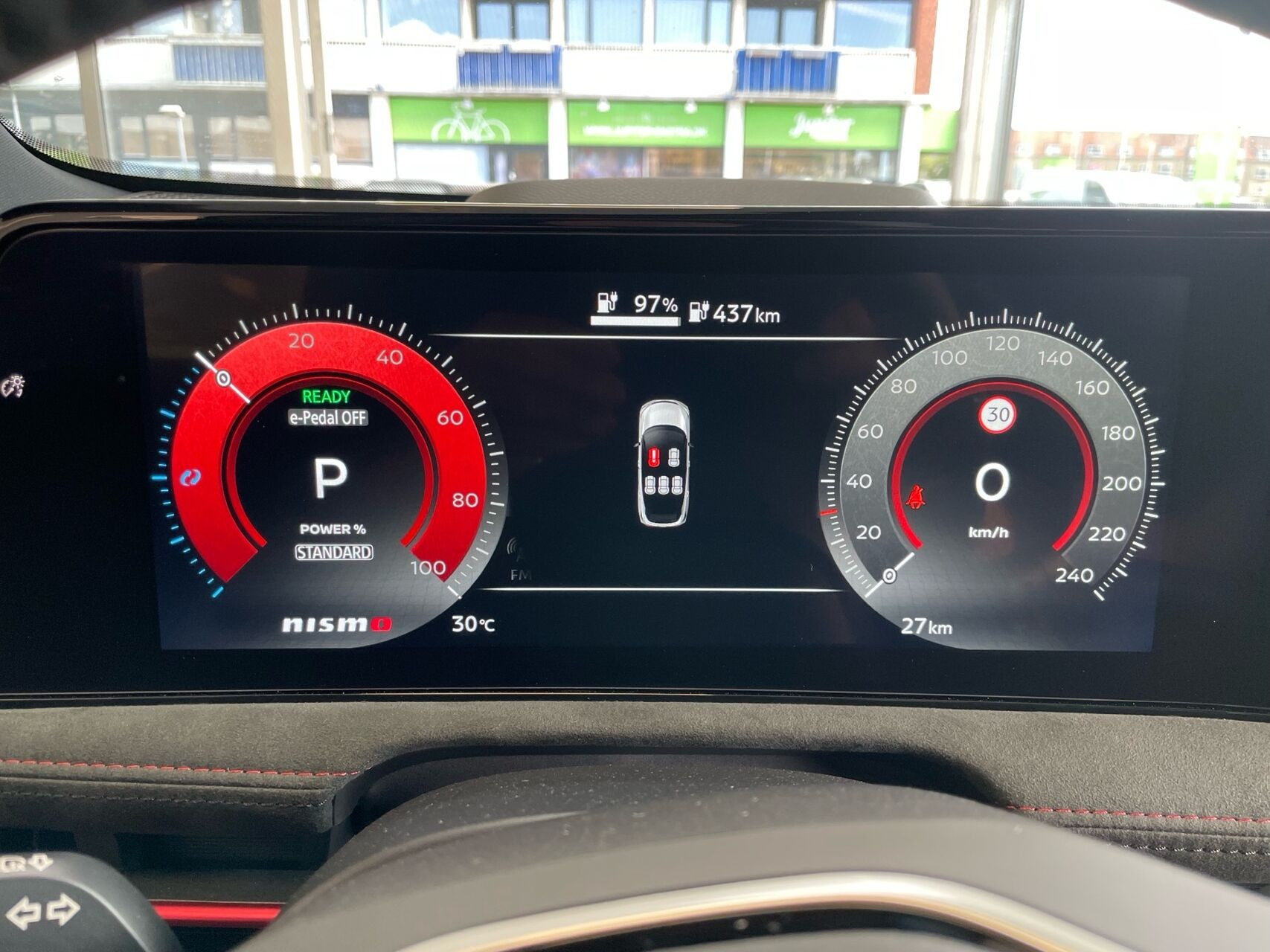 Grå Nissan Ariya fra 2026