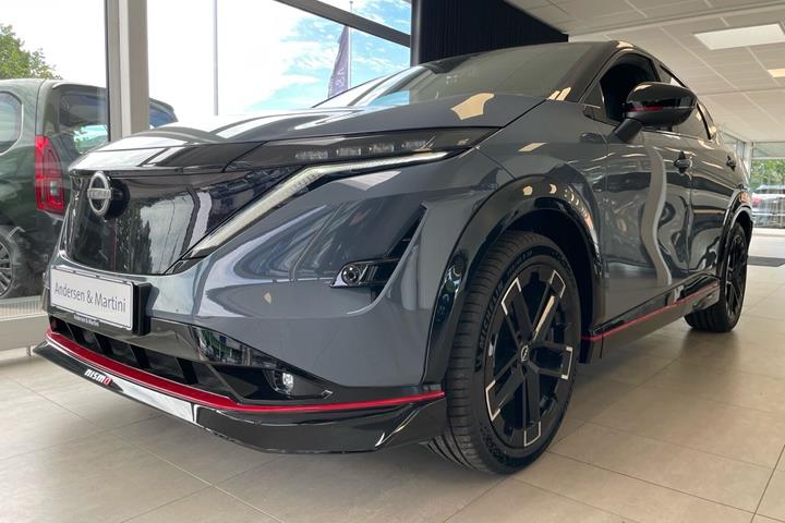 Grå Nissan Ariya fra 2026