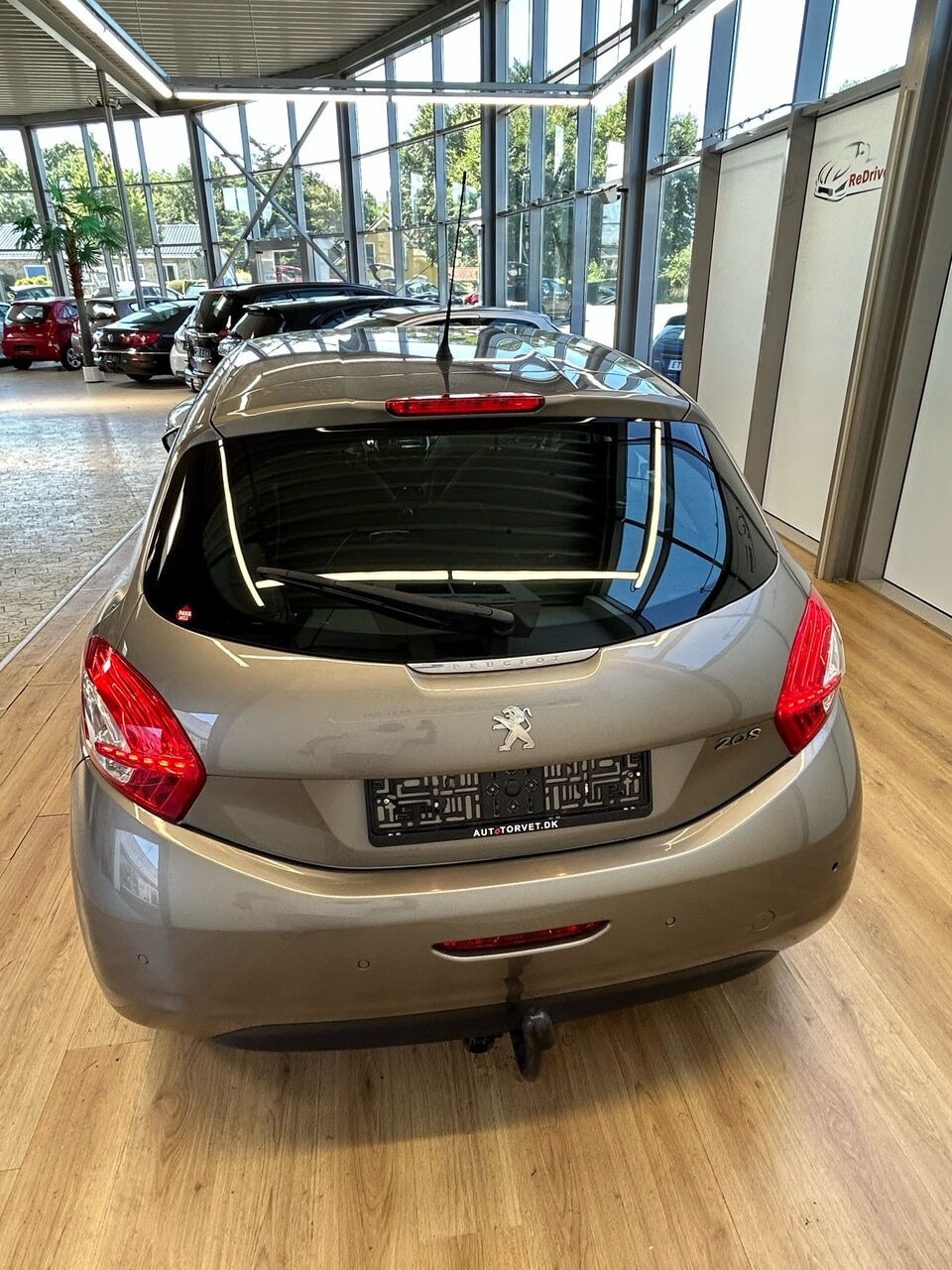 Beige Peugeot 208 fra 2013