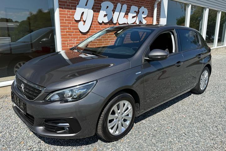Sort Peugeot 308 fra 2020 set udefra