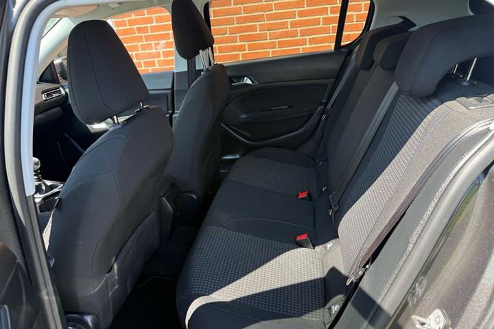 Sort Peugeot 308 fra 2020