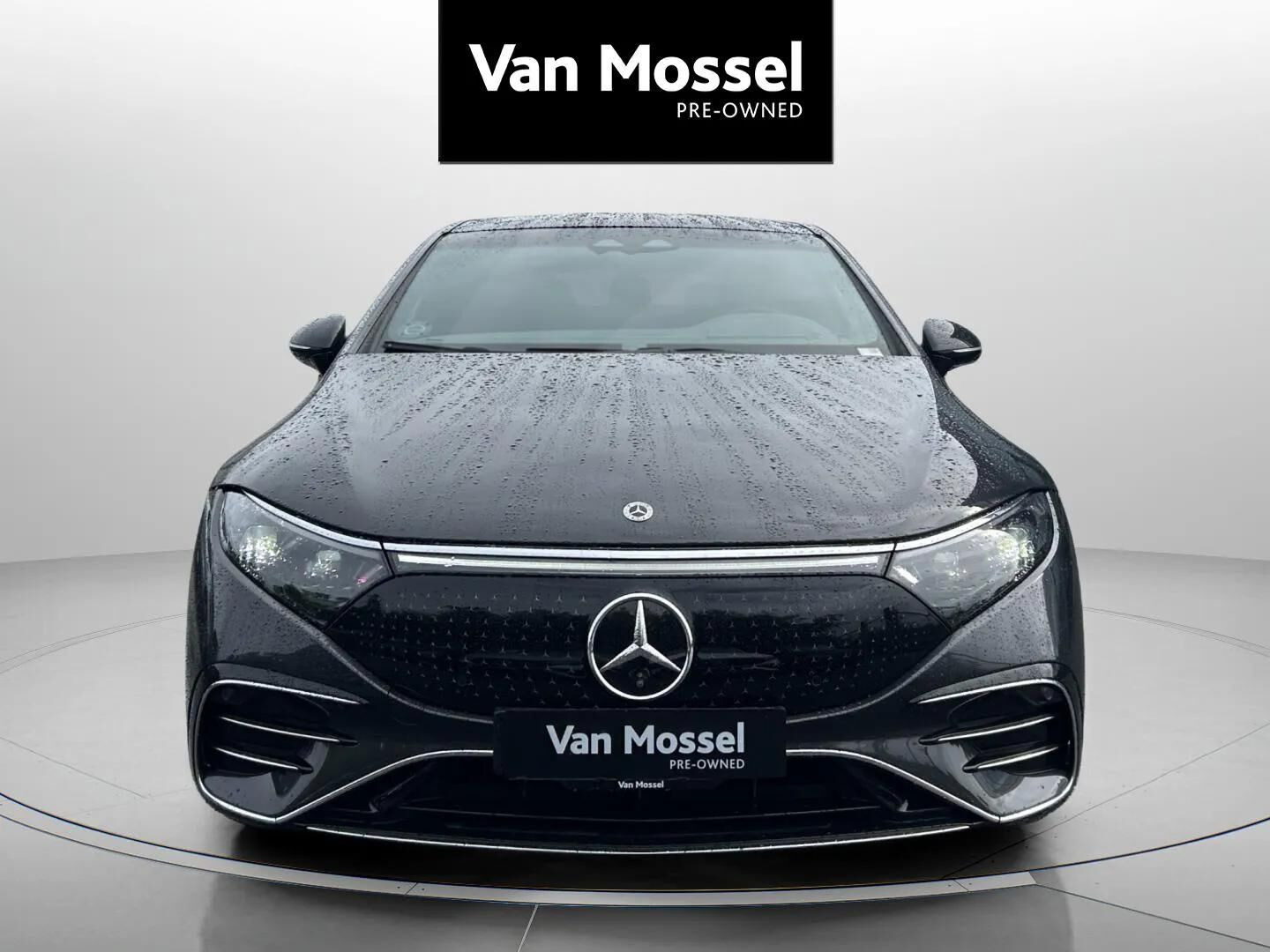 Grå Mercedes EQS 580 fra 2022