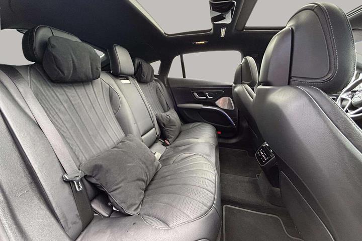 Grå Mercedes EQS 580 fra 2022