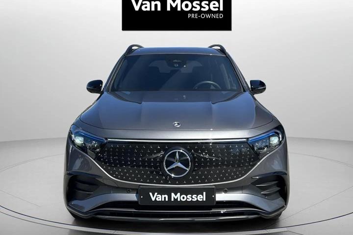 Grå Mercedes EQB 250+ fra 2025
