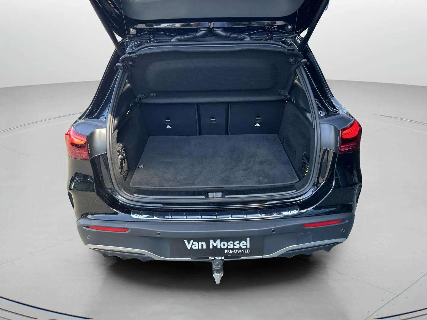 Sort Mercedes EQA 250+ fra 2025