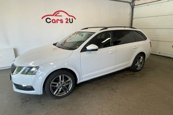 Hvid Skoda Octavia fra 2020
