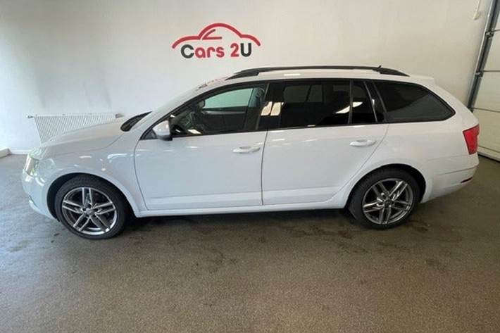 Hvid Skoda Octavia fra 2020