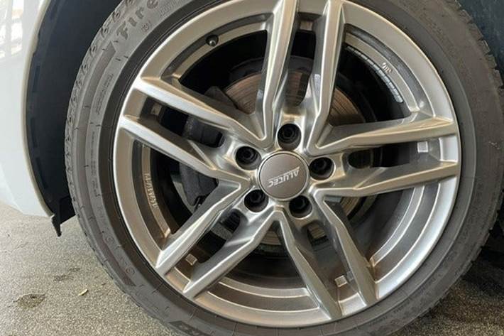 Hvid Skoda Octavia fra 2020