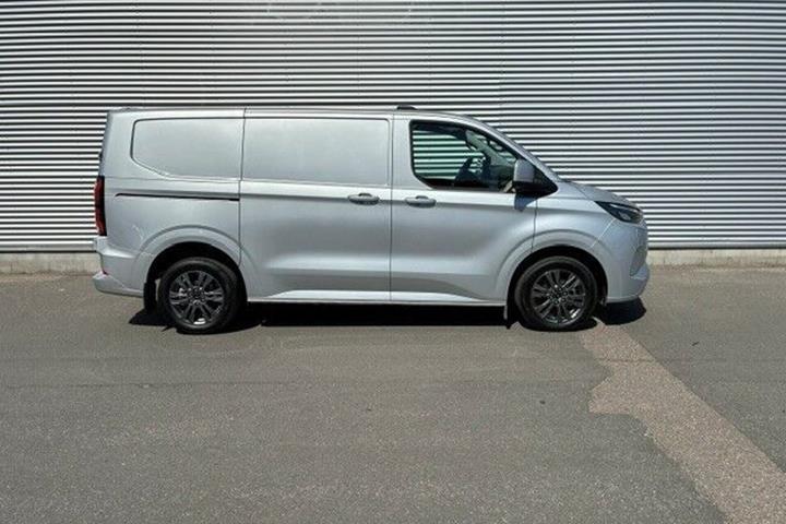Sølv Ford E-Transit Custom 320 L1 fra 2026