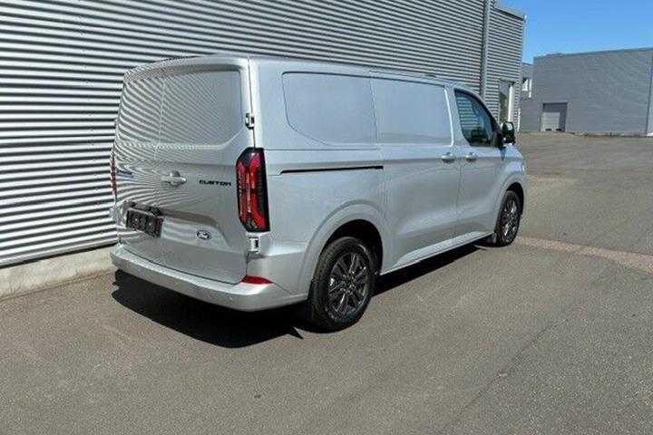 Sølv Ford E-Transit Custom 320 L1 fra 2026