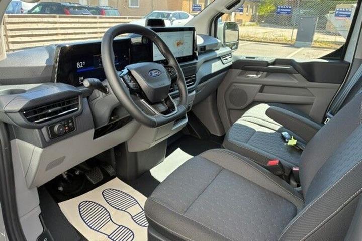 Sølv Ford E-Transit Custom 320 L1 fra 2026