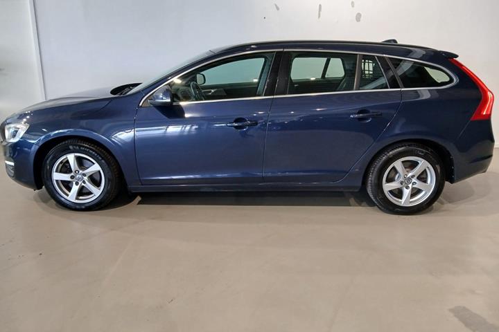 Blå Volvo V60 fra 2015