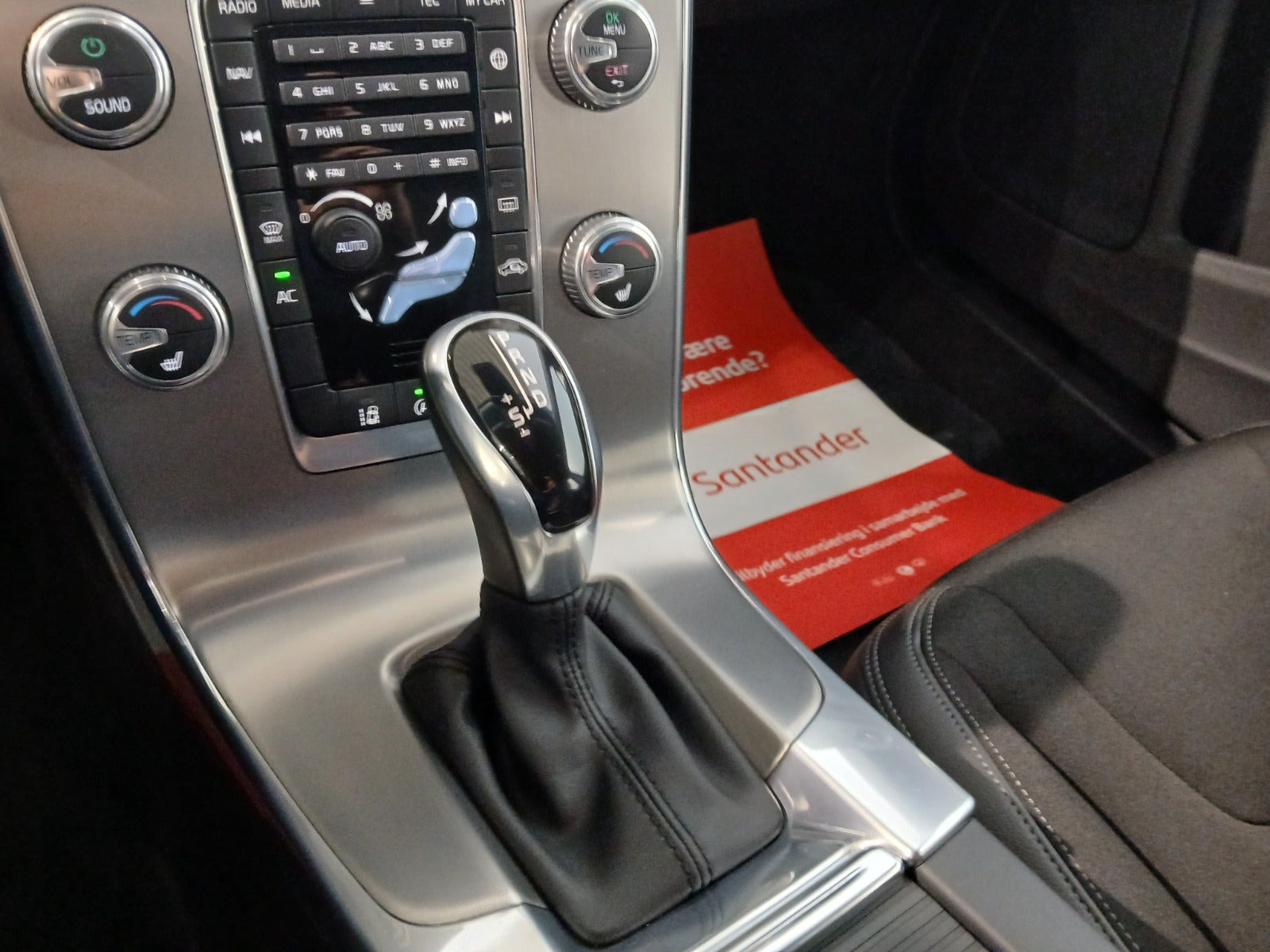 Blå Volvo V60 fra 2015