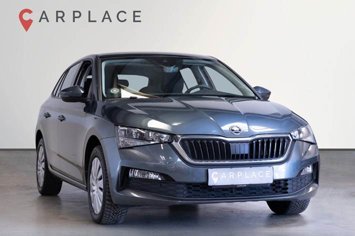 Grå Skoda Scala fra 2021