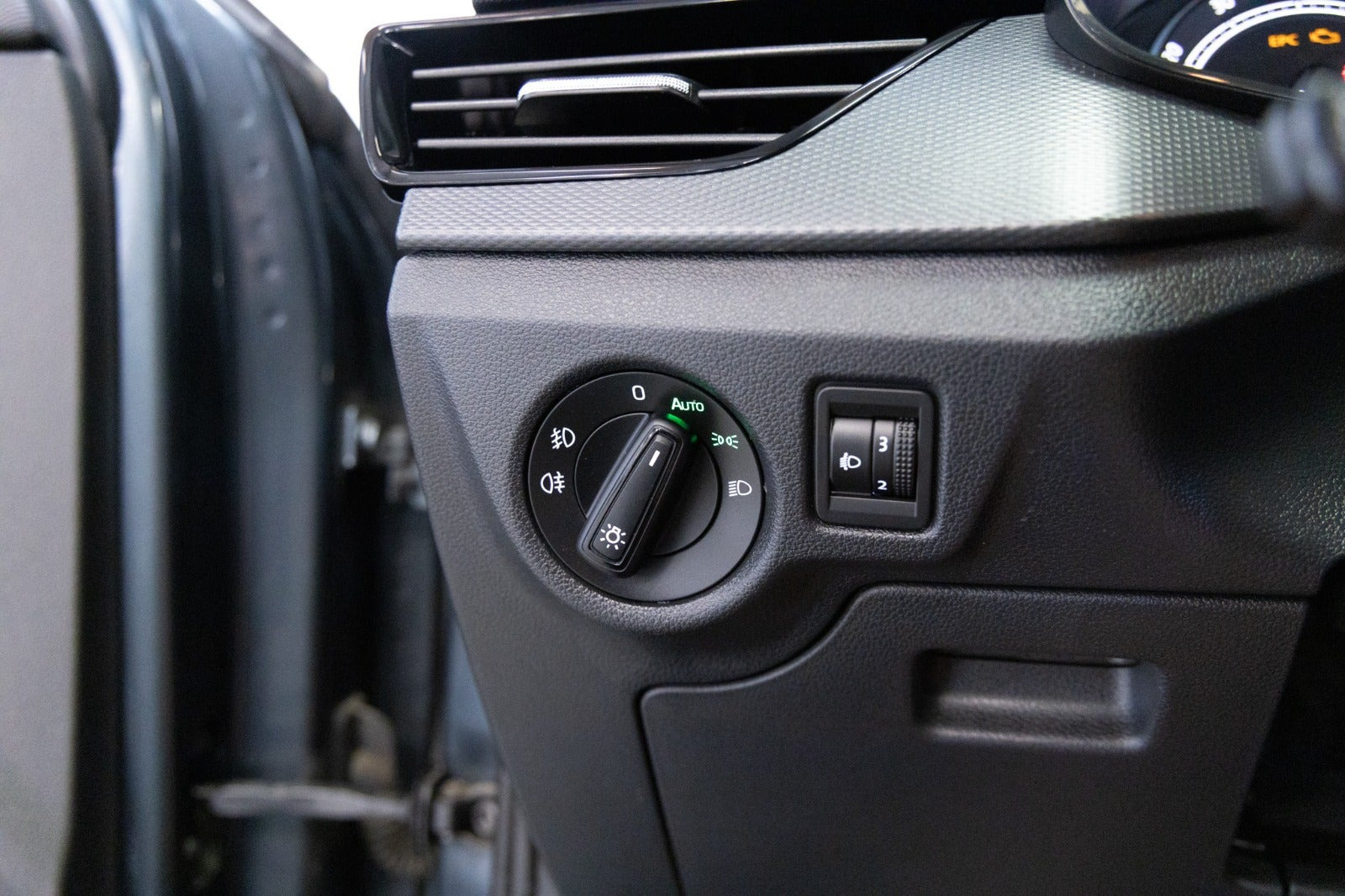 Grå Skoda Scala fra 2021
