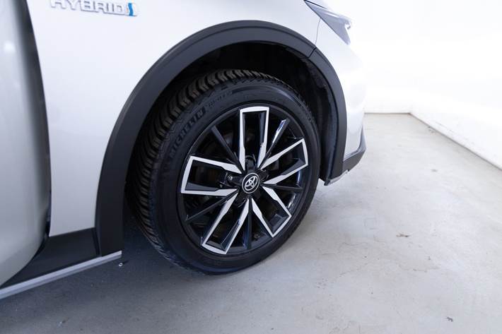 Sølv Toyota Corolla fra 2020