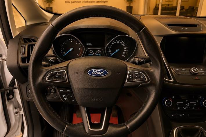 Hvid Ford C-MAX fra 2019