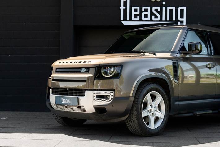 Bronze Land Rover Defender 110 fra 2020