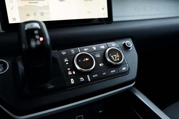 Bronze Land Rover Defender 110 fra 2020