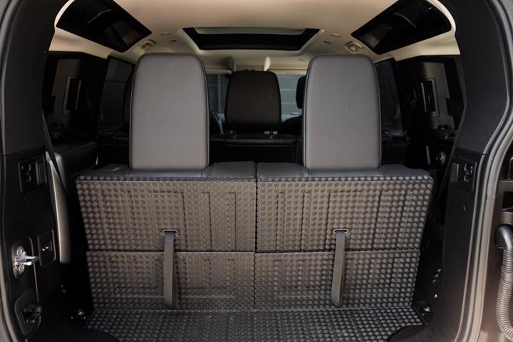 Bronze Land Rover Defender 110 fra 2020