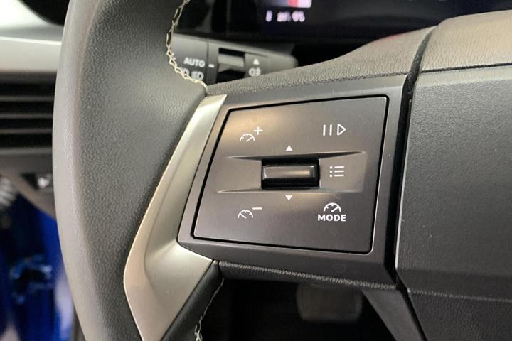 Blå Opel Frontera fra 2025
