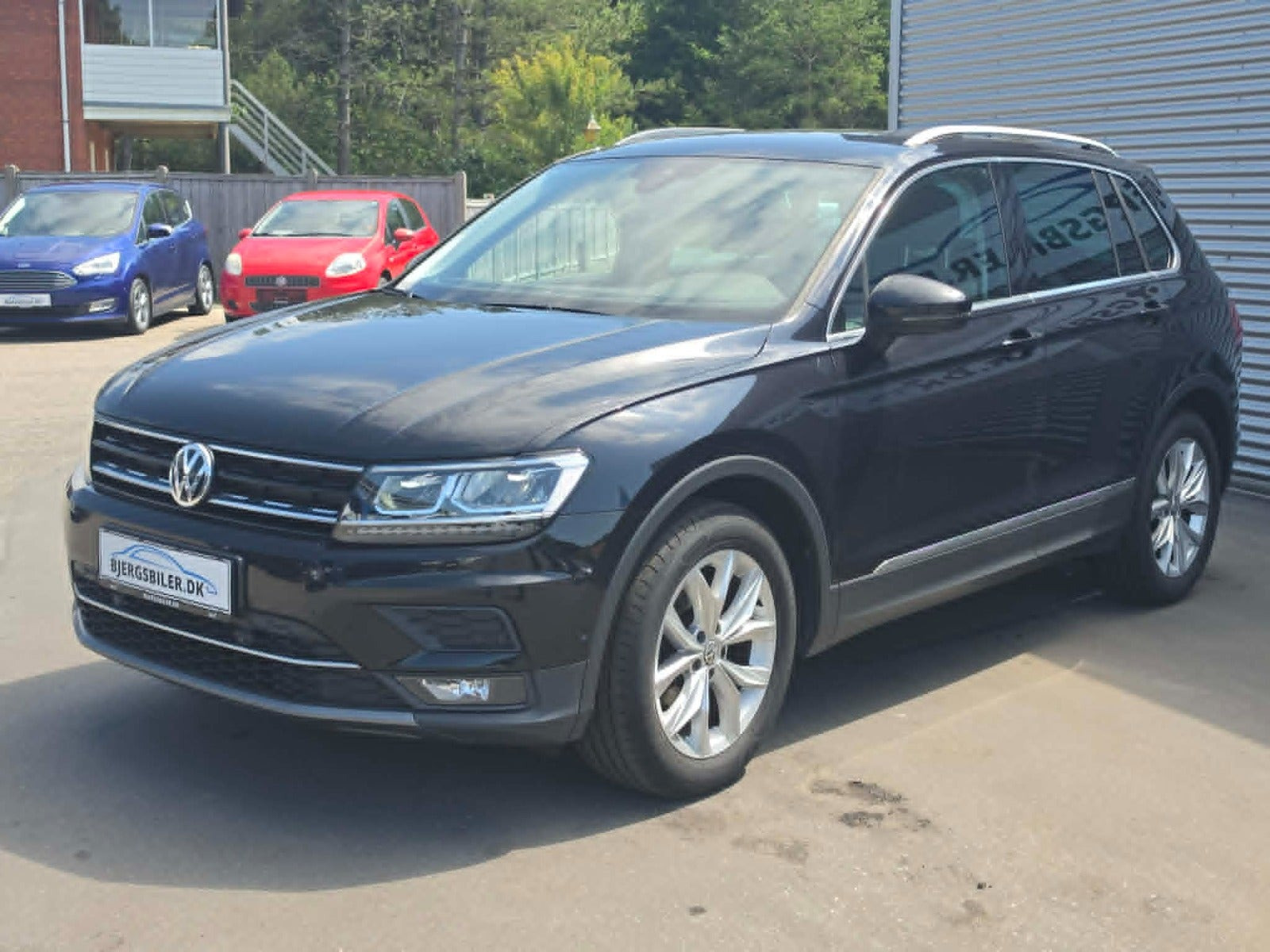 Sort VW Tiguan fra 2020
