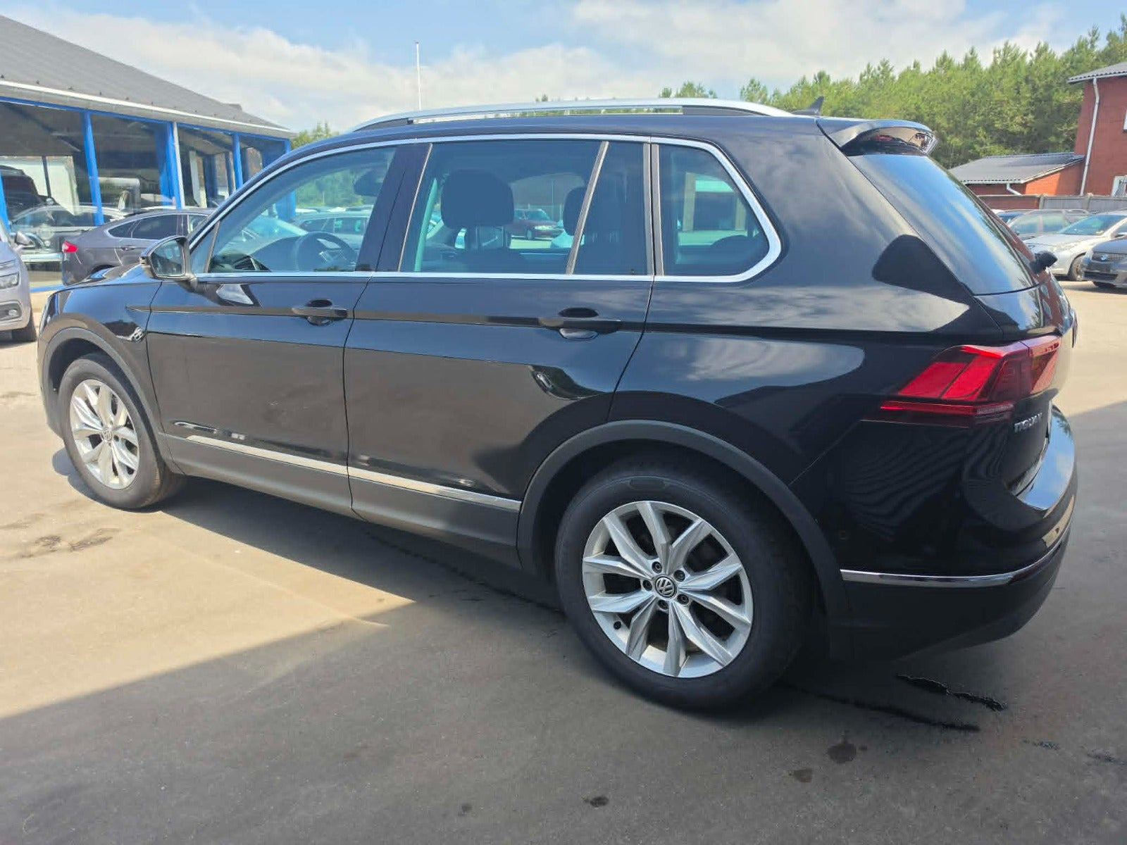 Sort VW Tiguan fra 2020