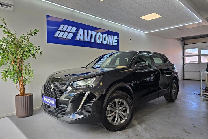 Sort Peugeot 2008 fra 2023 set udefra