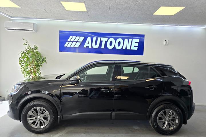 Sort Peugeot 2008 fra 2023