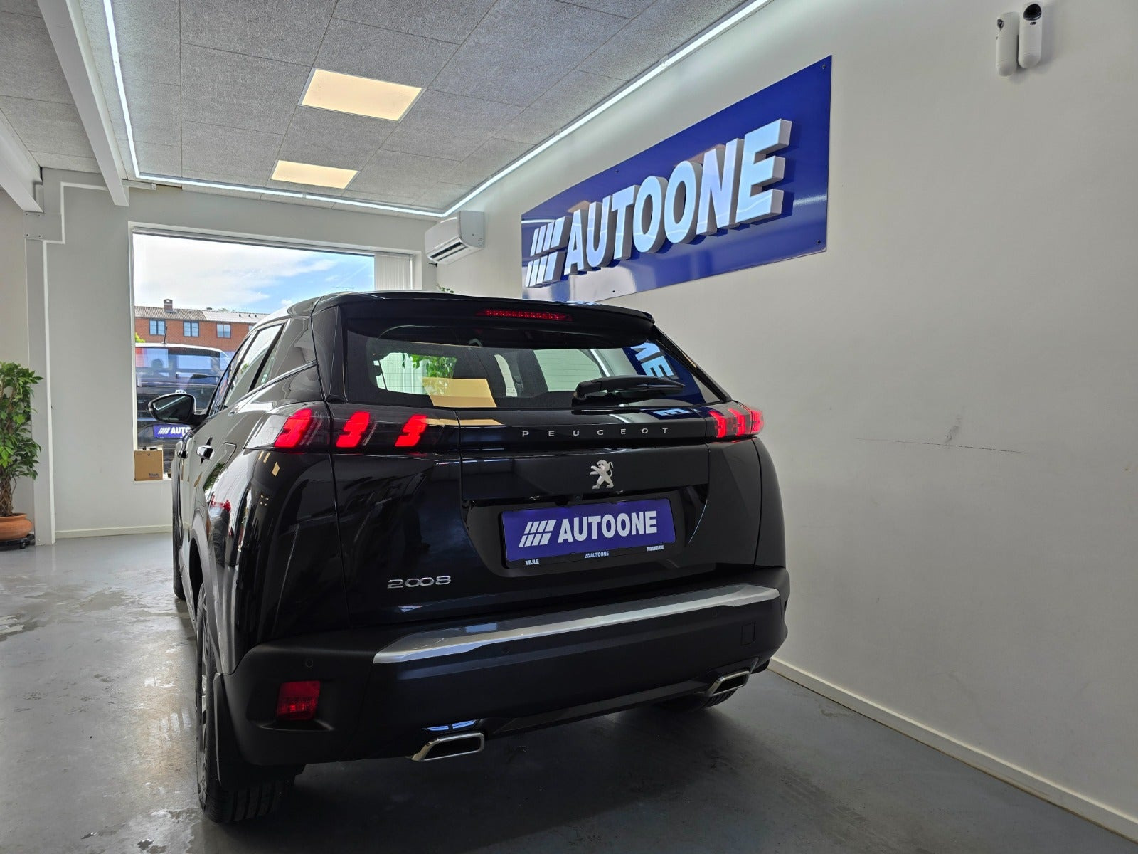 Sort Peugeot 2008 fra 2023