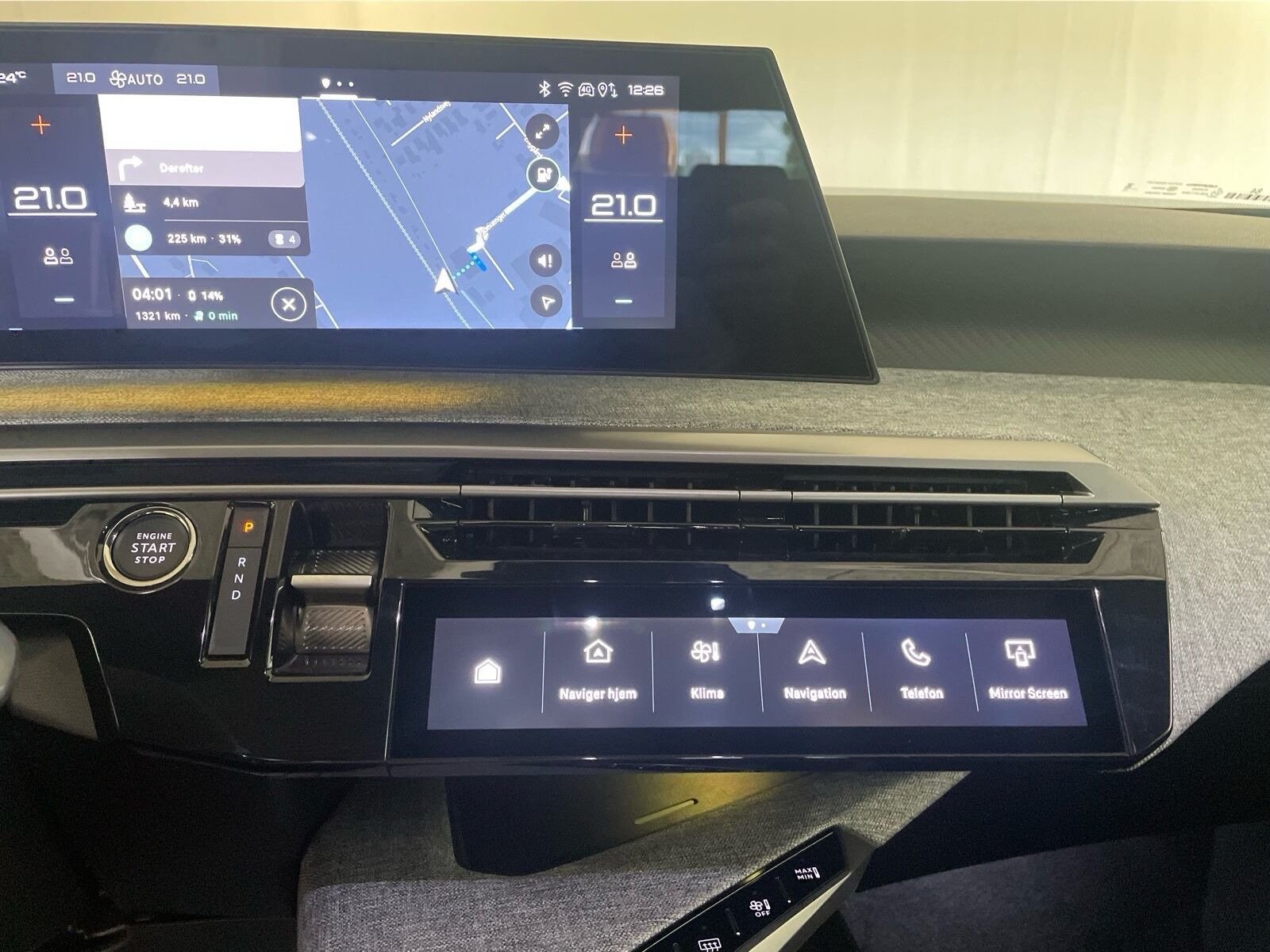 Sort Peugeot e-5008 fra 2025