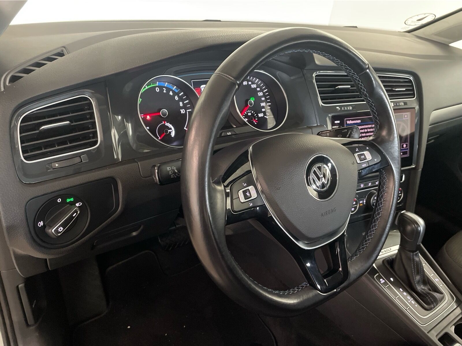 Hvid VW e-Golf VII fra 2020