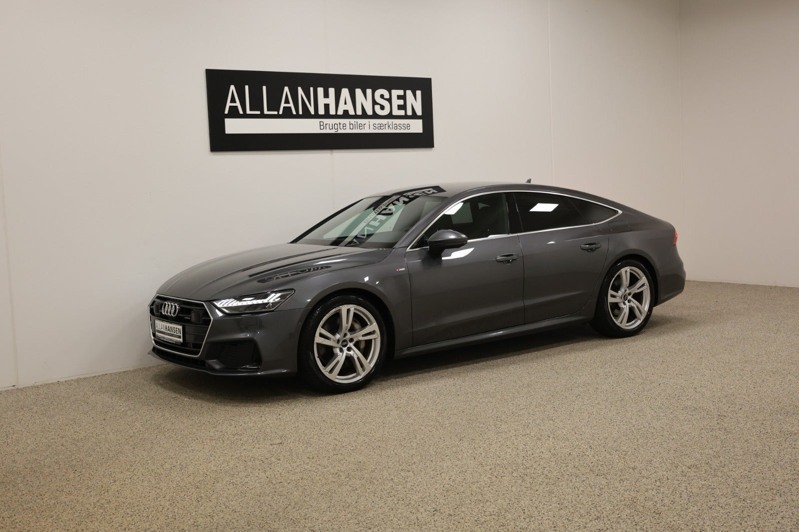 Grå Audi A7 fra 2022
