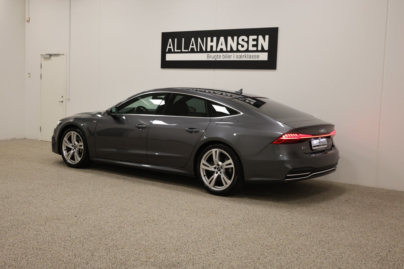 Grå Audi A7 fra 2022
