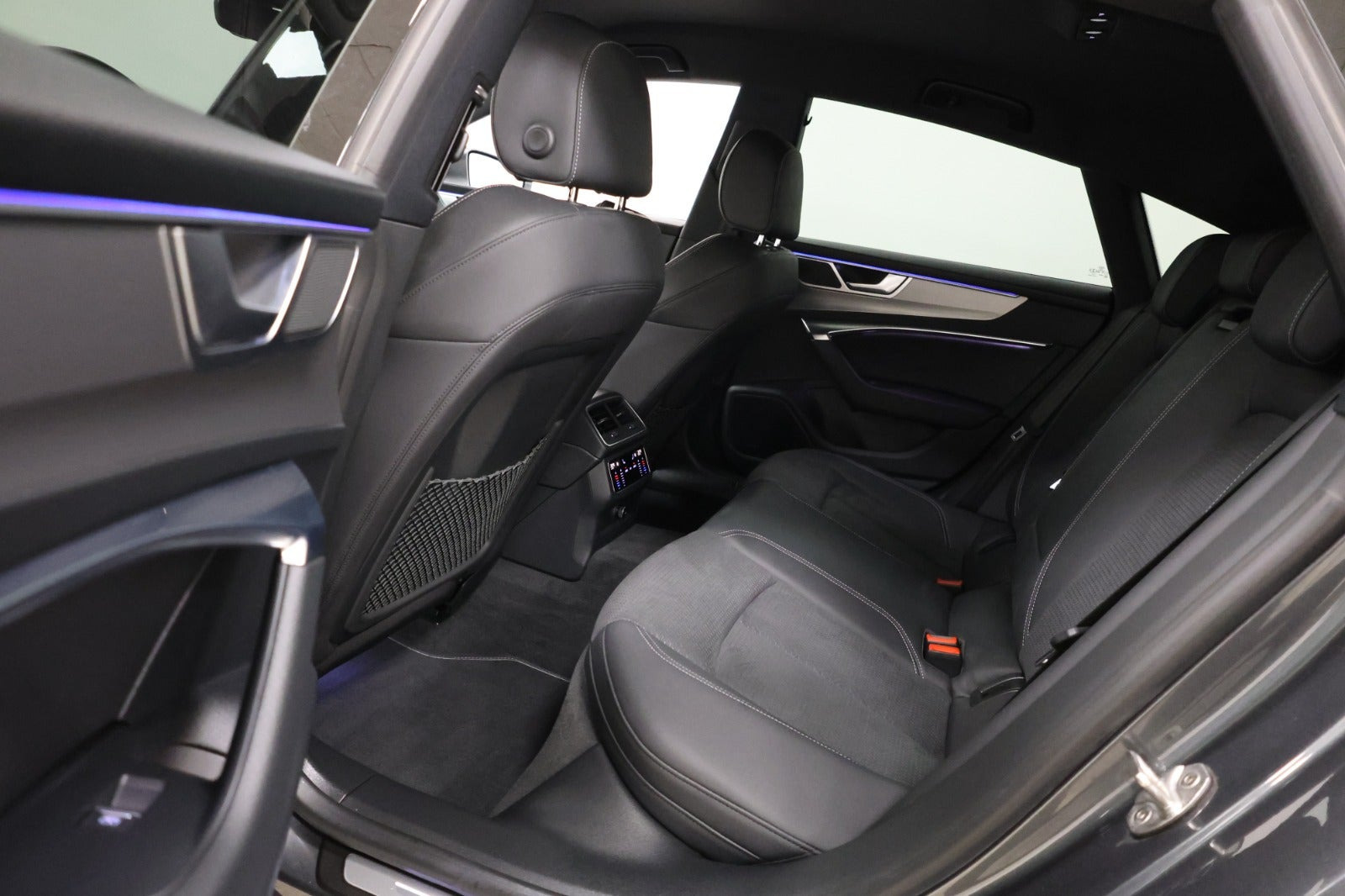 Grå Audi A7 fra 2022