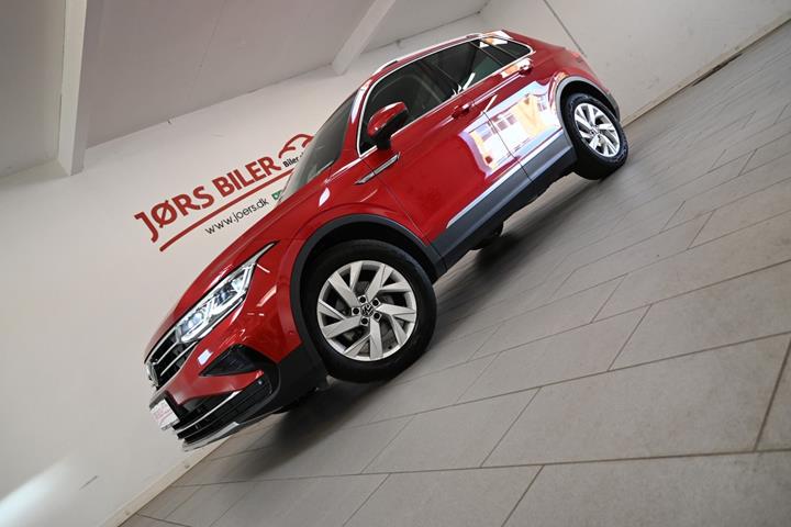 Rød VW Tiguan fra 2023