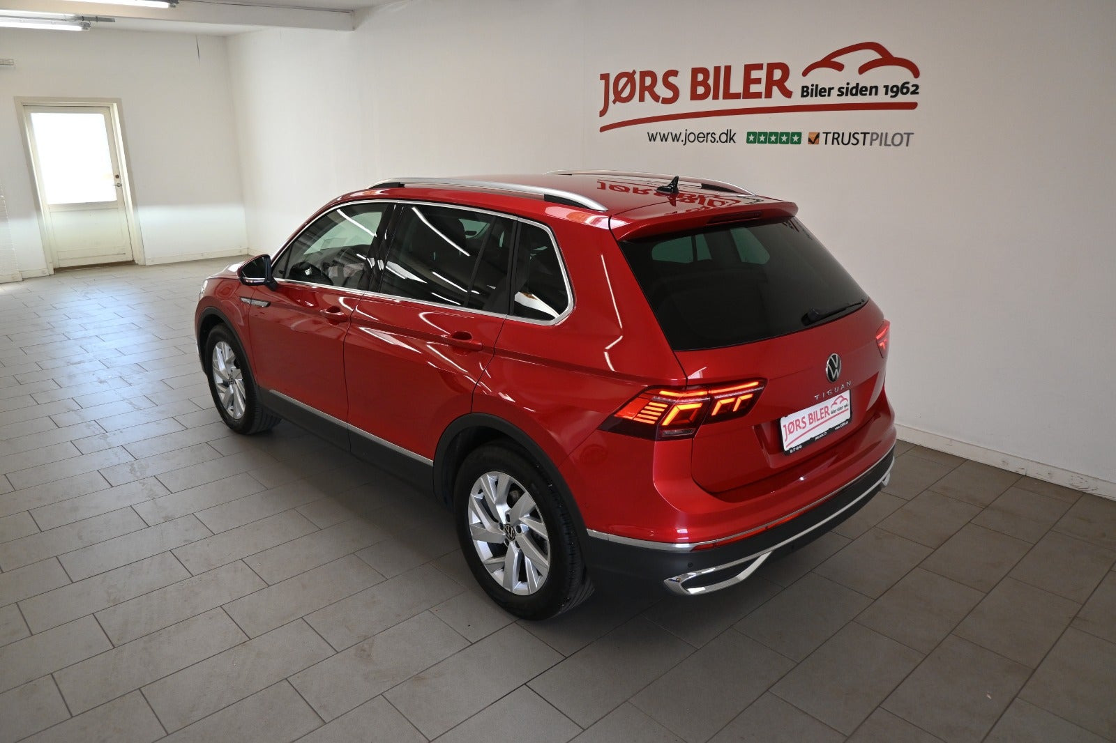 Rød VW Tiguan fra 2023
