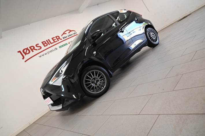 Sort Toyota Aygo fra 2019