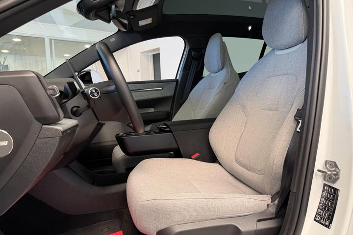 Hvid Volvo EX30 fra 2024