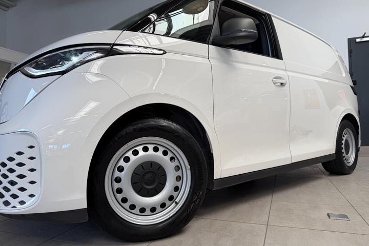 Hvid VW ID.Buzz fra 2025