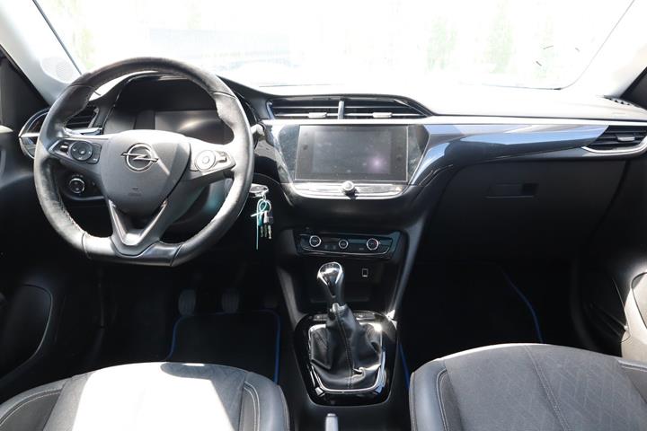 Blå Opel Corsa fra 2021