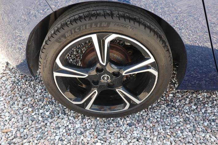 Blå Opel Corsa fra 2021