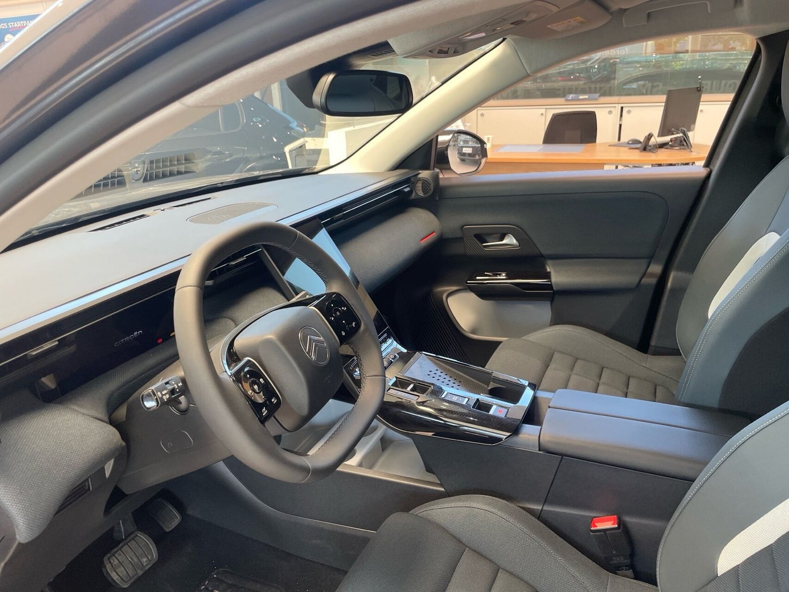 Grå Citroën ë-C5 Aircross fra 2025