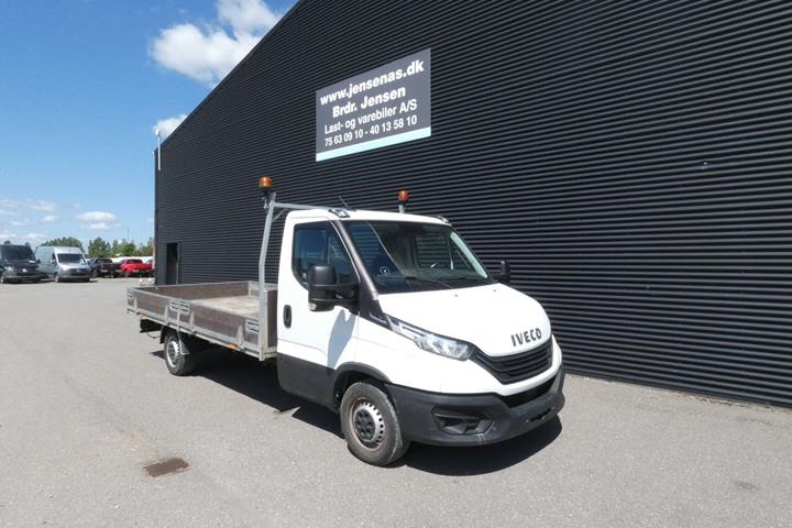 Hvid Iveco Daily fra 2023