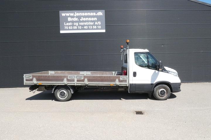 Hvid Iveco Daily fra 2023