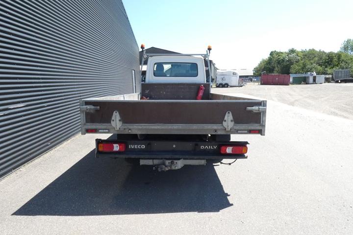 Hvid Iveco Daily fra 2023
